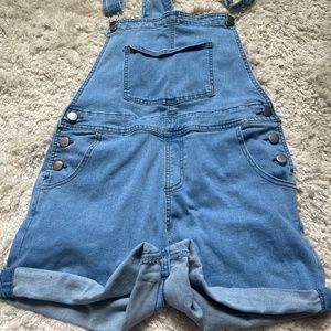 Stylish Women's Overall shorts